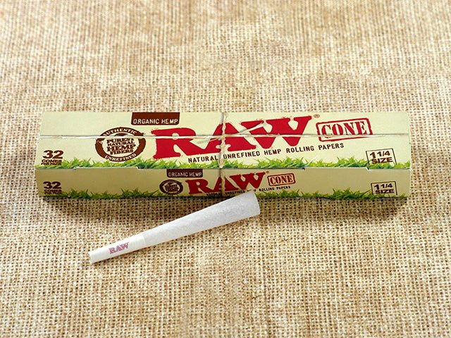 RAW Organic HMP Paper 1 1-4 Size Pre-Rolled Cones 32/Pack - 1